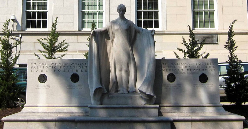 1929 marble sculpture by Gertrude Vanderbilt Whitney honors the four founders of the DAR. "Image by AgnosticPreachersKid. Licensed under CC BY-SA 4.0 via Wikimedia Commons.