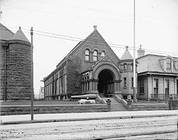 A picture of the museum prior to the construction of the Ogden Museum of Southern Art.