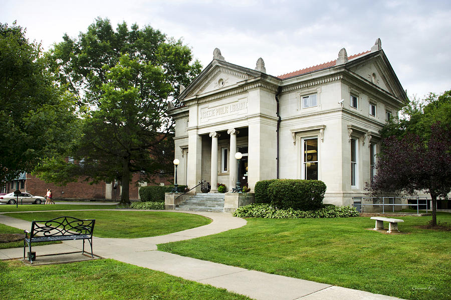 Moore Memorial Library in present date