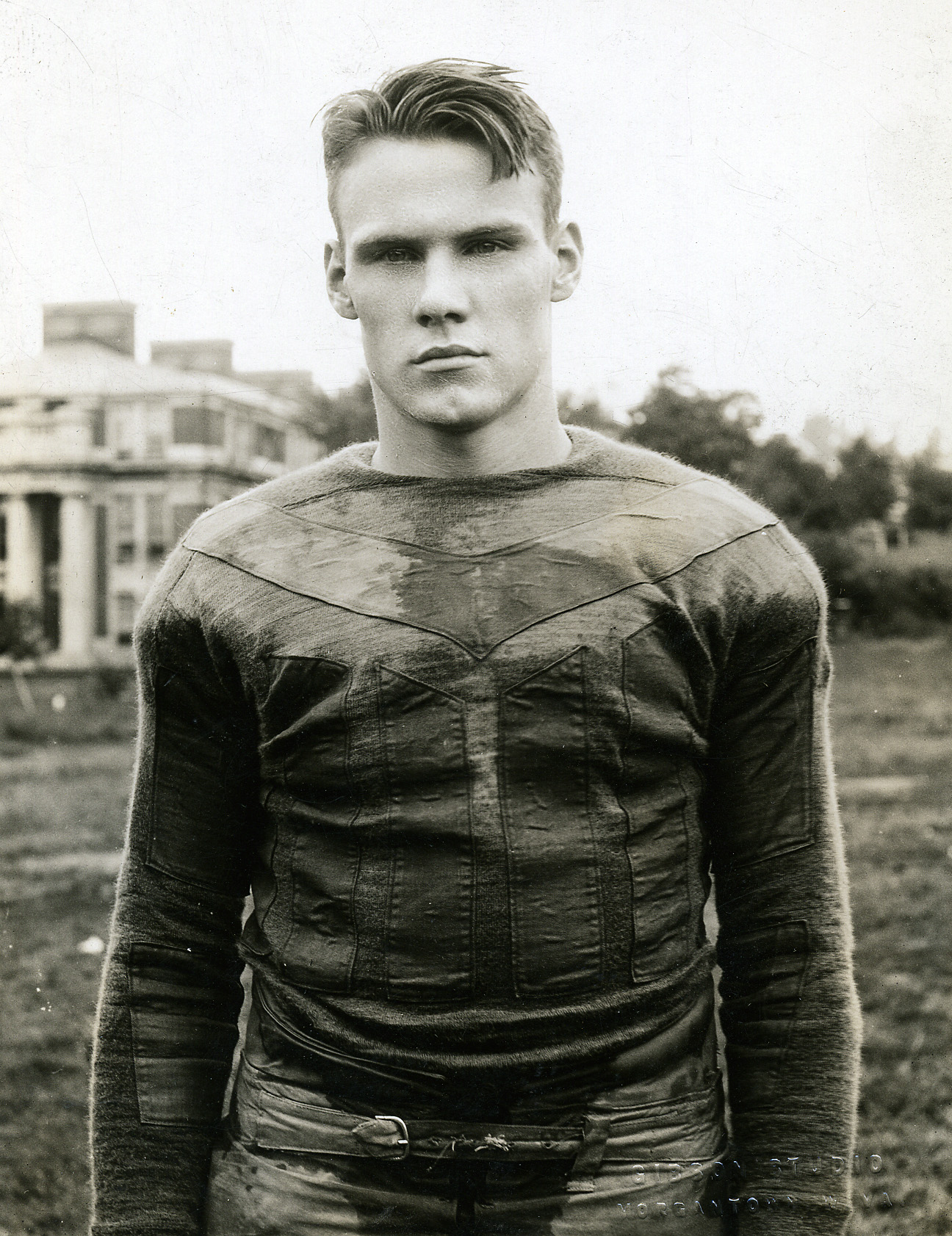 Bill Karr is a member of the West Virginia University Athletic Hall of Fame. He played 6 seasons for the Chicago Bears during the 1930s.