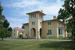The mansion was originally built in 1795. Additions were made to the structure by A.J. Davis turning it into a Italianate wonder in 1844.