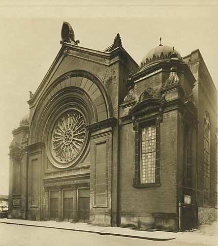 Rodef Shalom Synagogue built in 1901 to replace original.