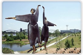 A sculpture located on Art Along the River (Photo courtesy of Little Rock CVB)