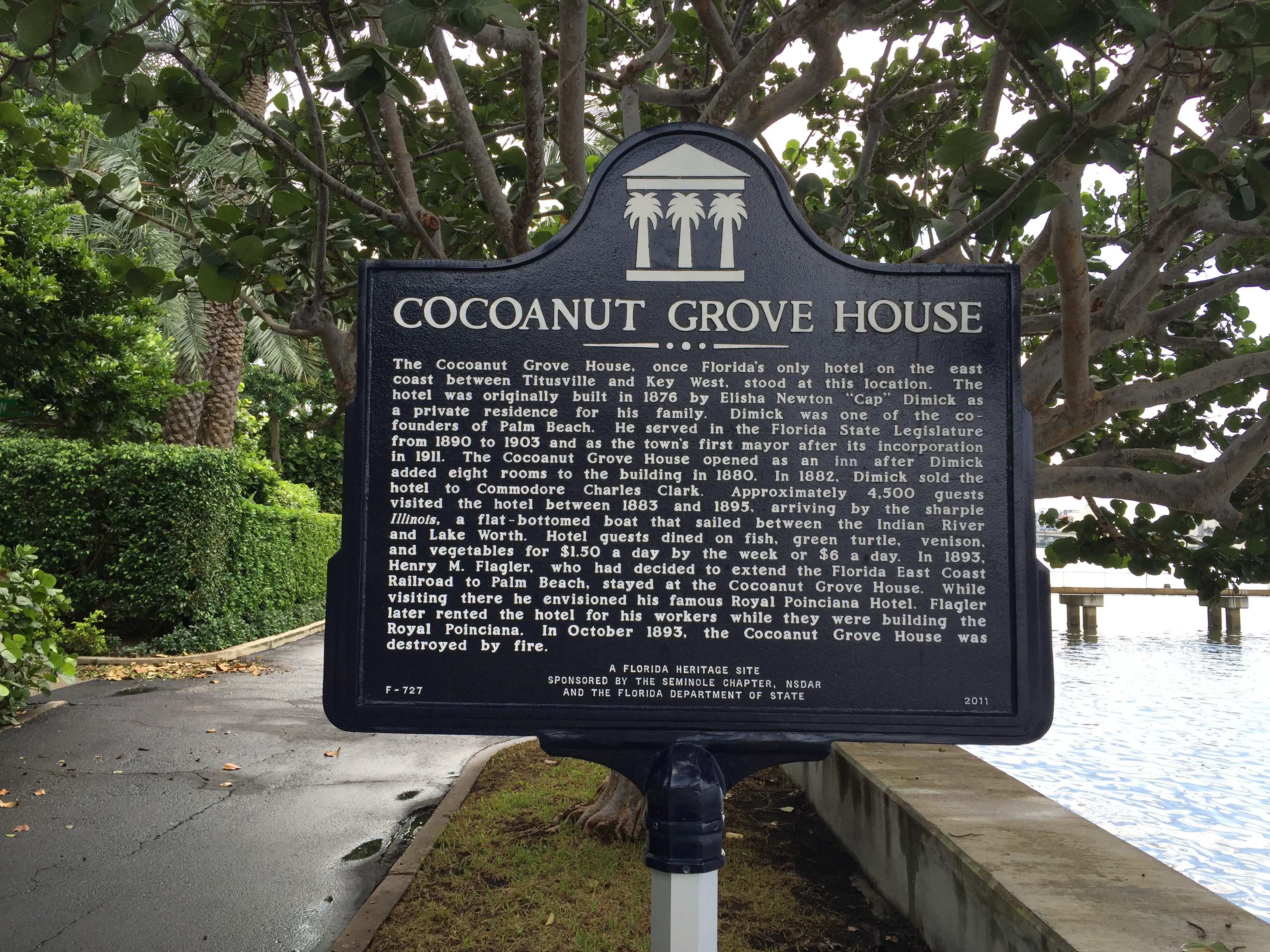 The hotel stood at the northwest corner Pendleton Lane and Lake Trail in Palm Beach.