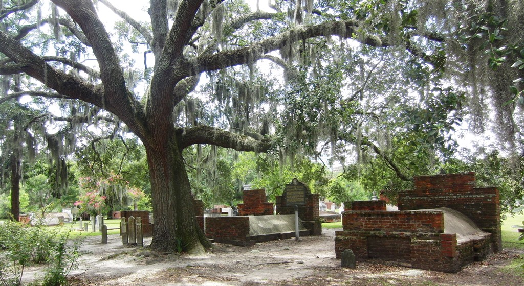 Gravestones in Colonial Park