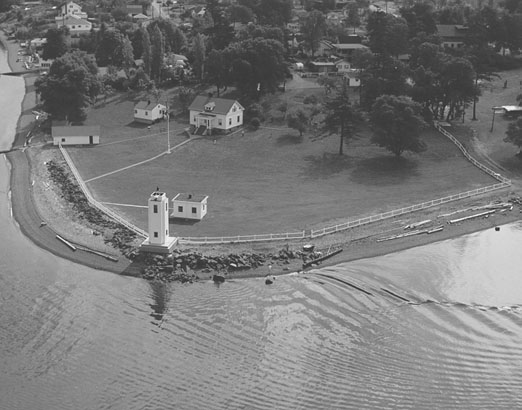 An aerial view of the lighthouse and park.