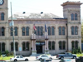 The Algiers Courthouse