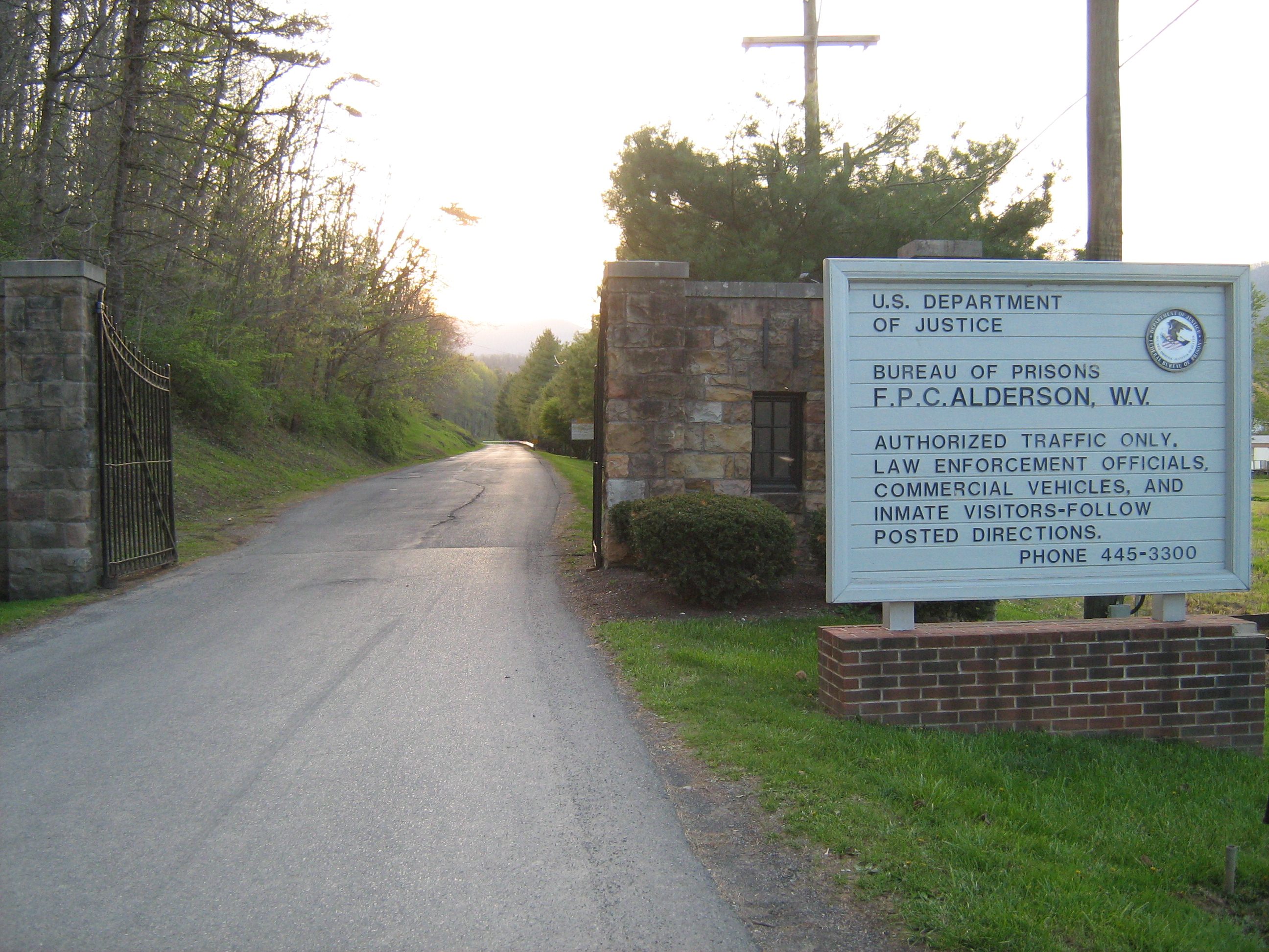 Entrance to Alderson's grounds