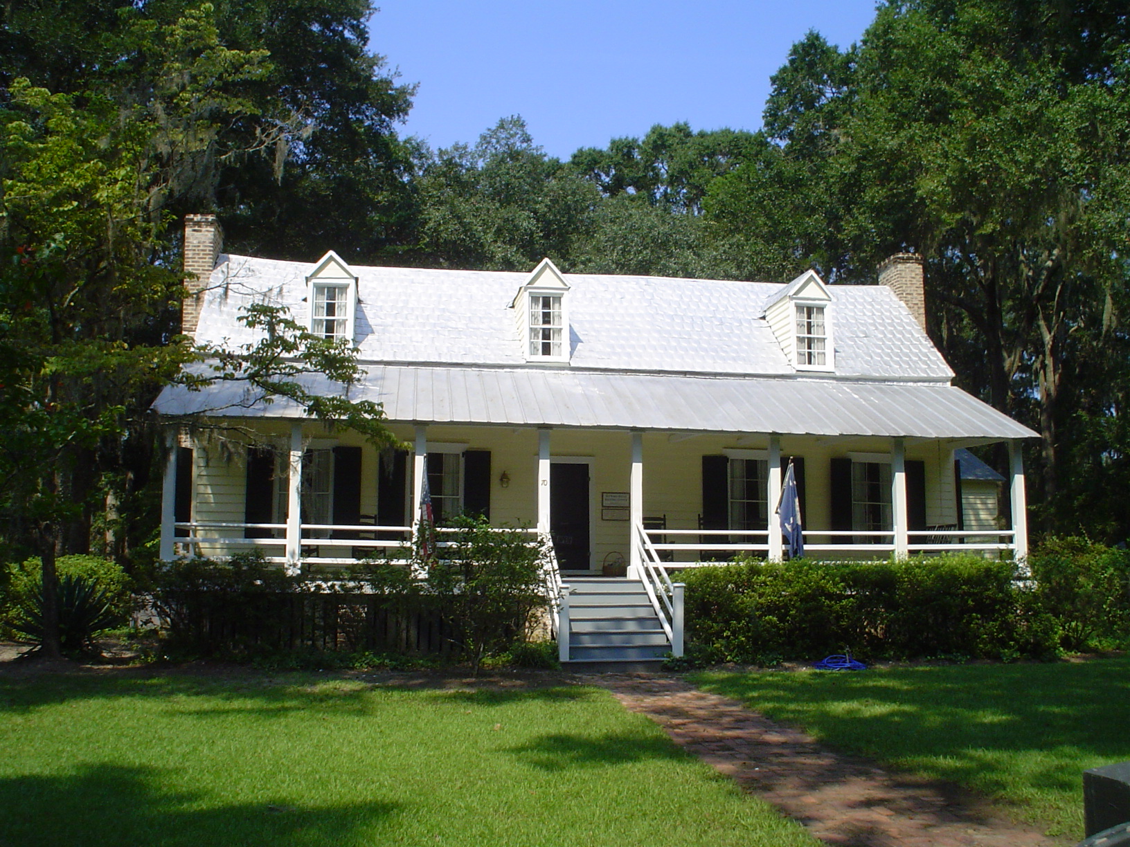 The house also serves as the Bluffton Welcome Center