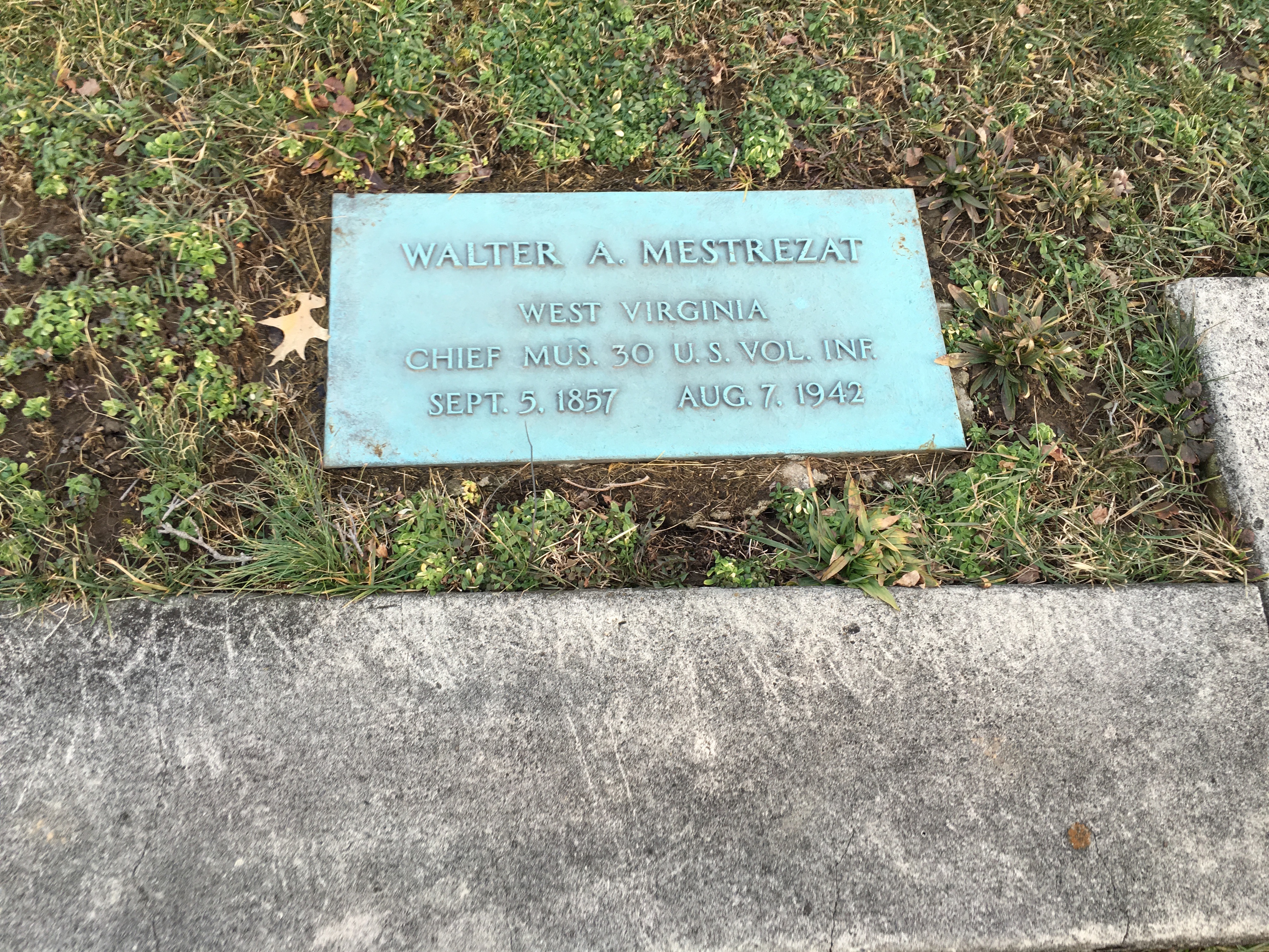 The grave of Walter Mestrezat.