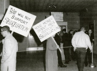 UT students continue their protest against segregation at the drag theater.
Source: Nicar, Jim. "How UT Students – and Eleanor Roosevelt – Integrated the Drag." UT History Corner.