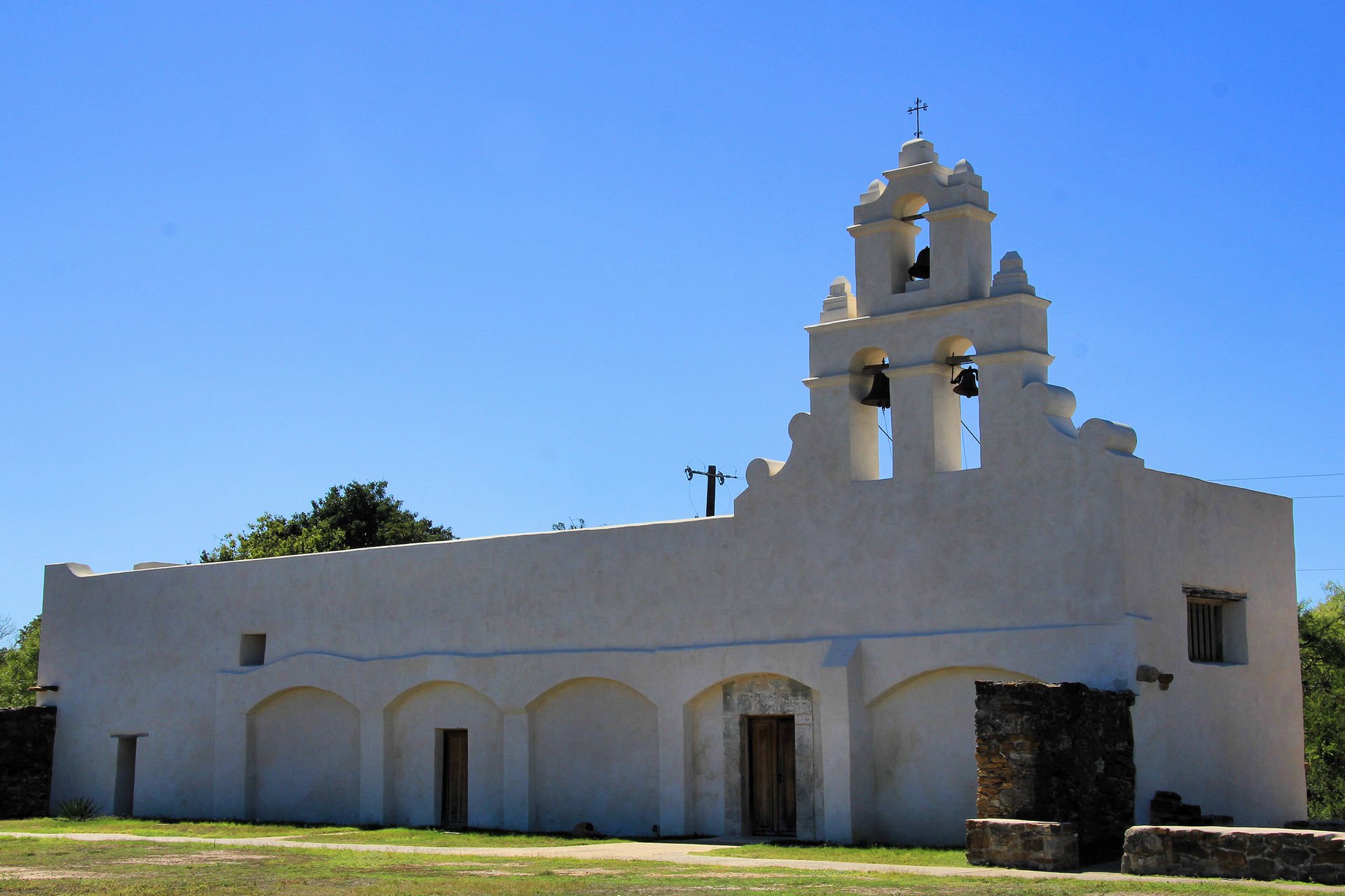 Mission San Juan Capistrano's church was not completed.
