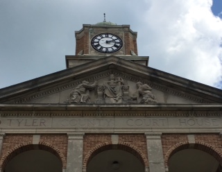 Along the building's pediment Justitia, the lady of justice in mythology, portrays her sitting in judgement with the Sword of Justice in her left hand.
(Photograph by author)