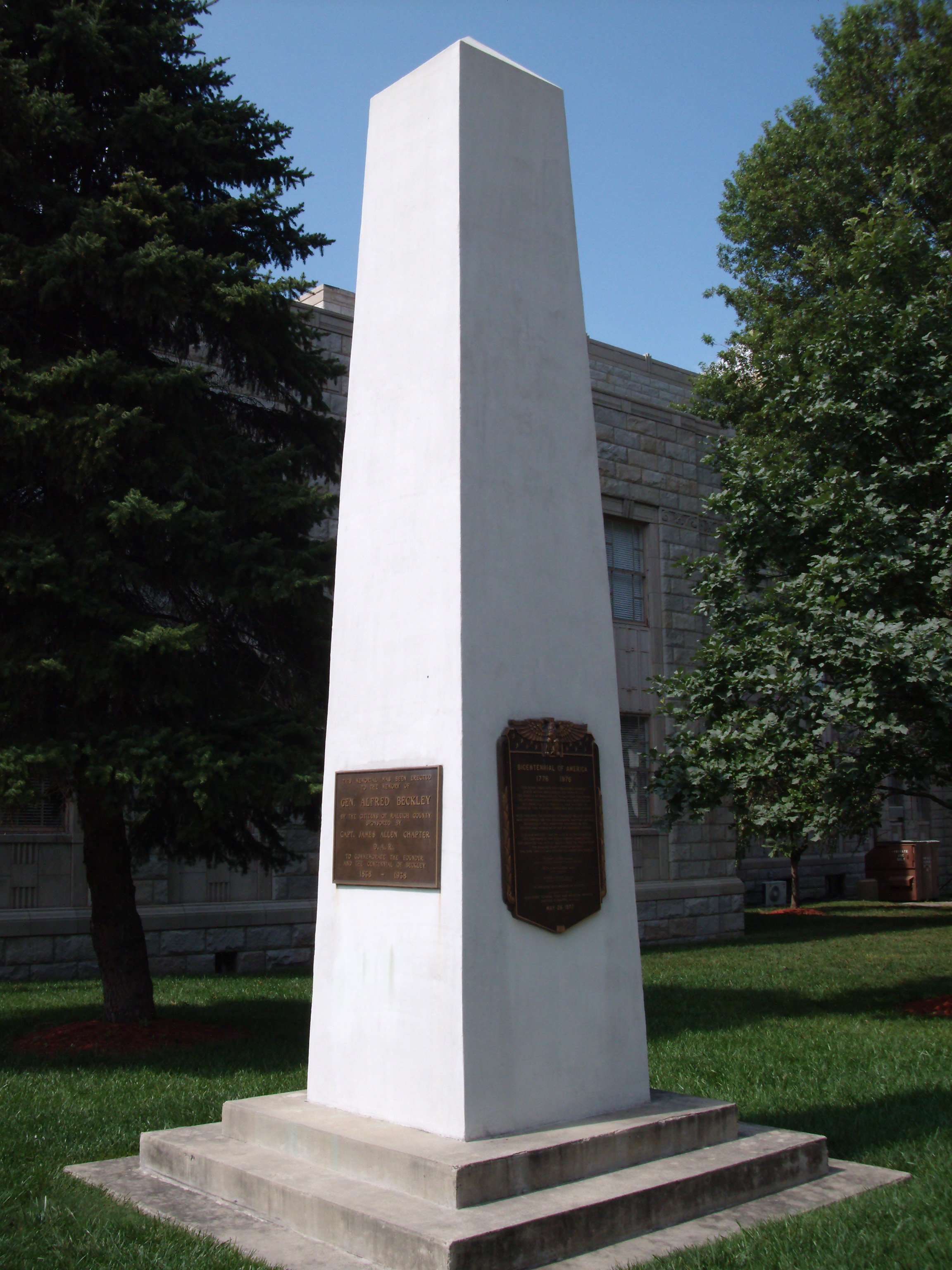 An obelisk on the grounds honors Alfred Beckley; it was installed in 1938. Image obtained from mapio.net. 