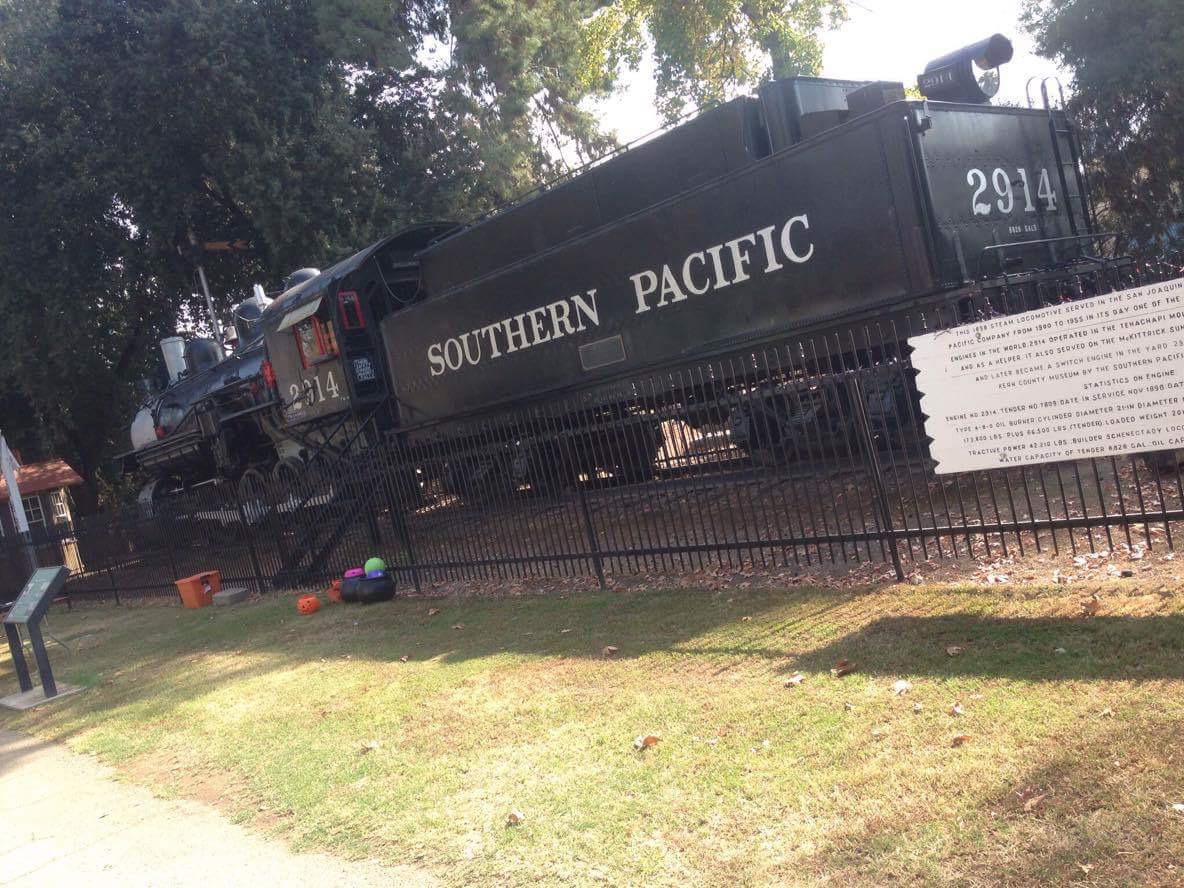 Built in 1898, this locomotive arrived in Bakersfield in 1901 and served the local area until 1955. The Southern Pacific Railroad donated Engine #2914 in 1955.