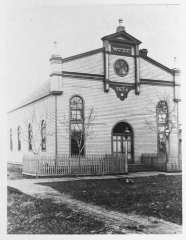 Original synagogue building in 1891. Courtesy of the State Historical Society of North Dakota