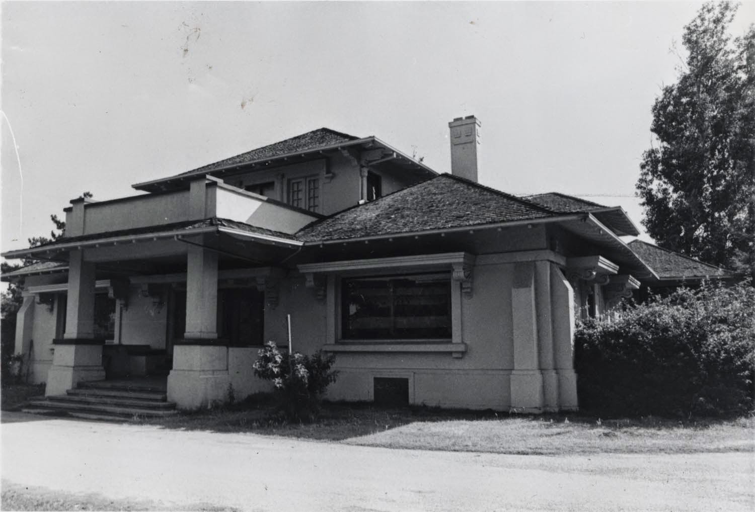 The historic Kelley House (1910) in the 1950s (image from VDA Group)
