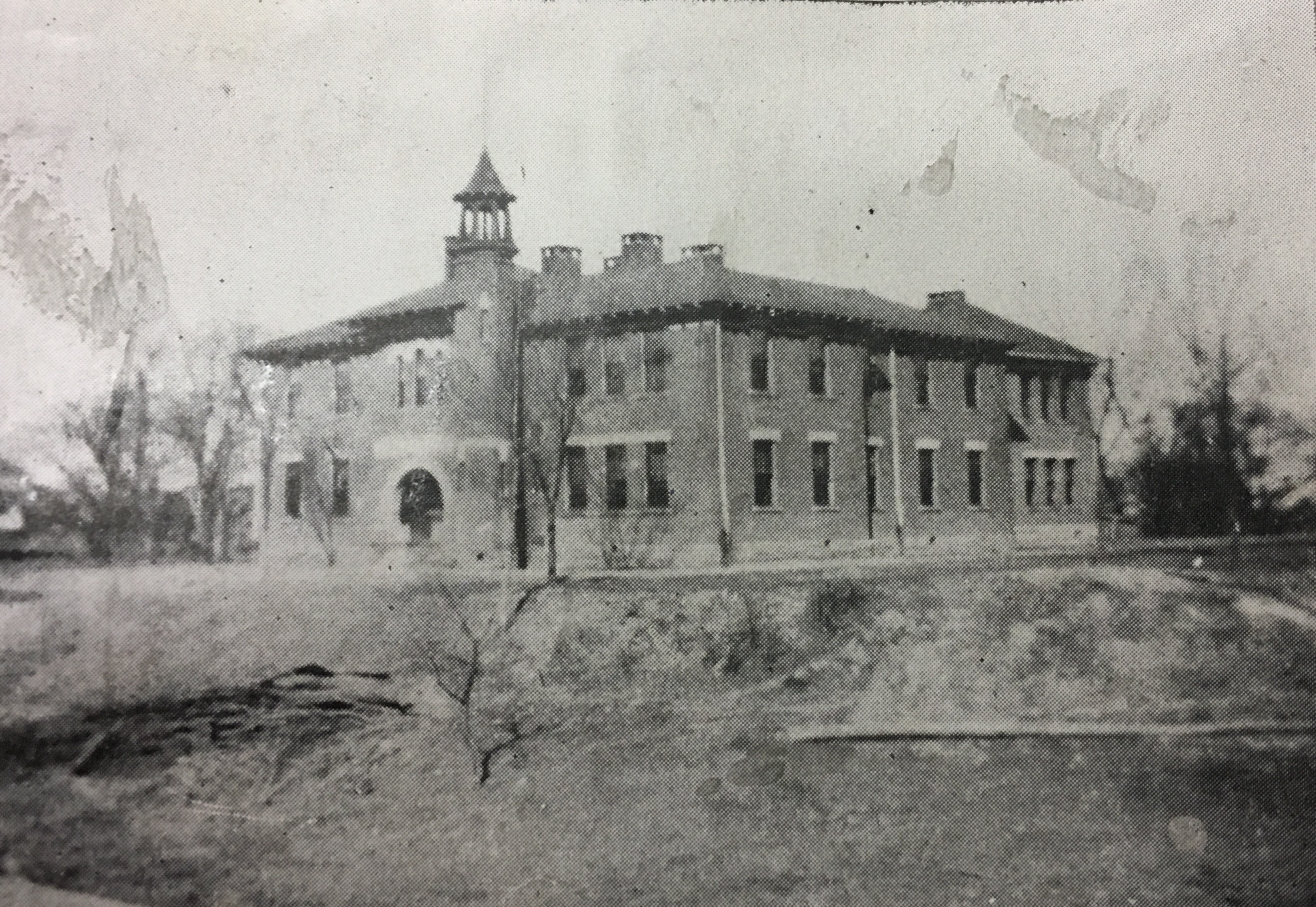 For the first almost thirty years of its existence, C-K High was located in the back rooms of the Ceredo Grade School on Main Street in Ceredo. The building burned down in 1957. Courtesy of the Ceredo Historical Society Museum