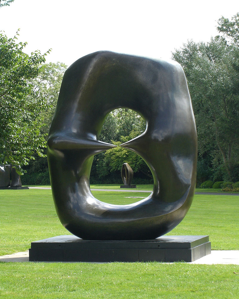 Henry Moor's 'Oval With Points'