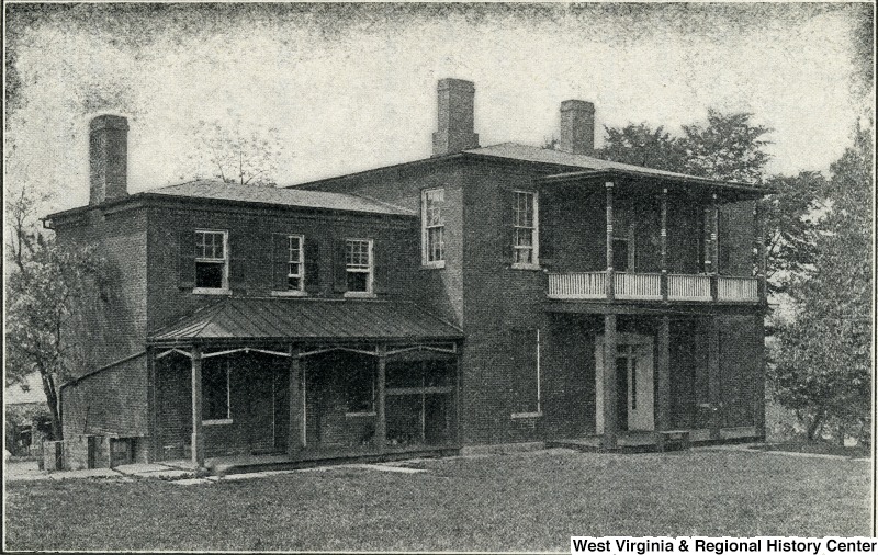 The Brackett House around 1905. Image obtained from the Storer College Digital Collection.