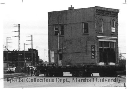 Moving the old Huntington Bank Building to Heritage Station in 1975