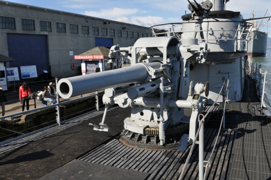 The large artillery gun atop of the USS Pampanito.