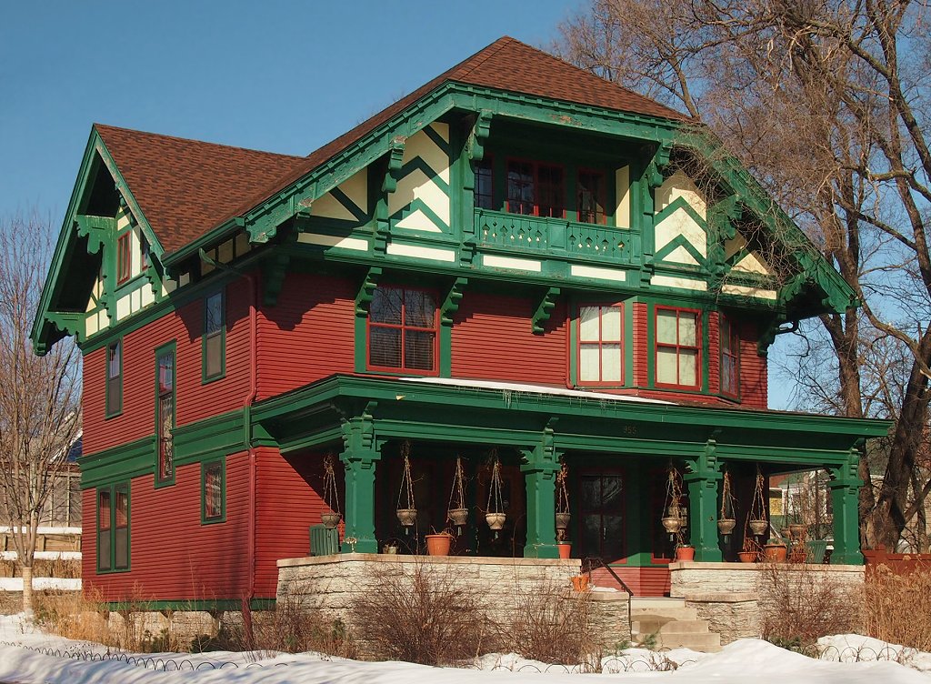 The Olaf Lee House was built in 1905.