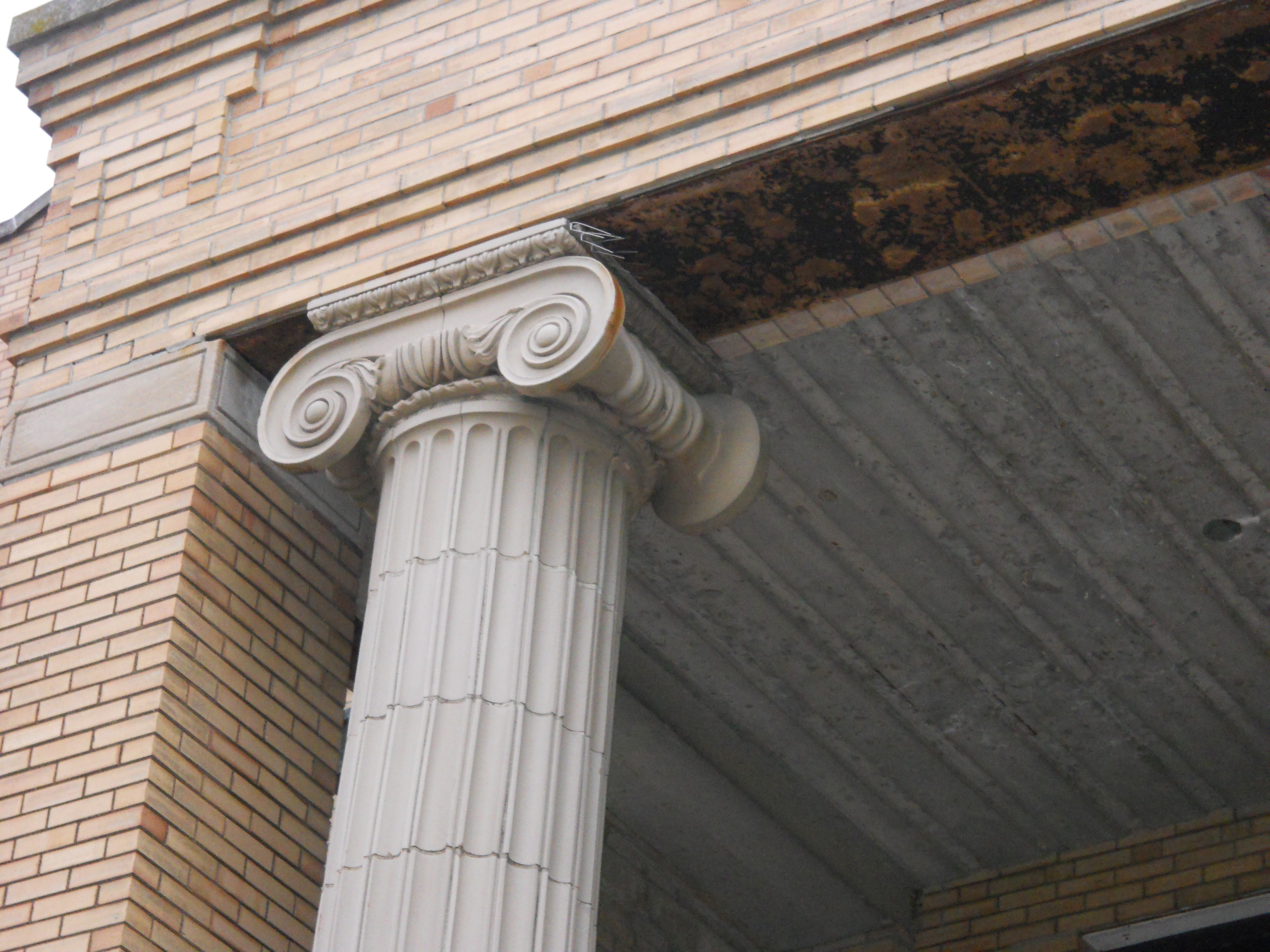 Girls Cottage Ionic Column