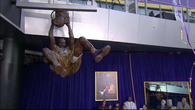 Statue of Shaquille O'Neal