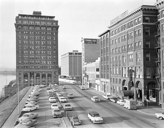 Kanawha Boulevard in 1967. Note the Ruffner Hotel at far right, only three years before it was demolished.
