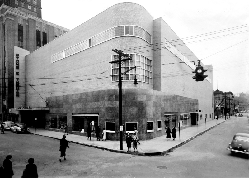 The Charleston Stone & Thomas shortly after its opening in 1948. Courtesy of MyWVHome.