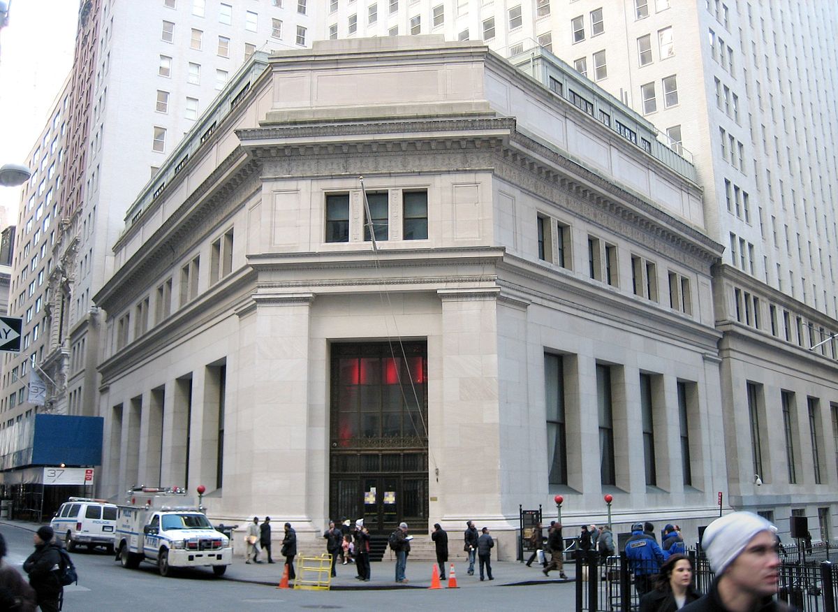 The building was so well known as the headquarters of J.P. Morgan & Co. – the "House of Morgan" – that it was deemed unnecessary to mark the exterior with the Morgan name.