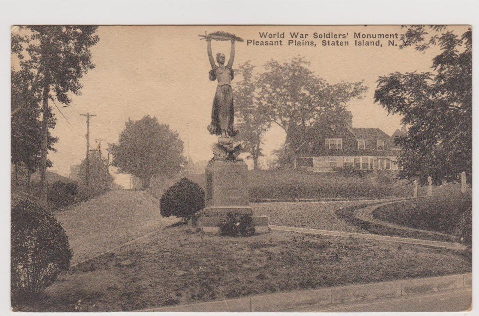 The first statue before it was replaced