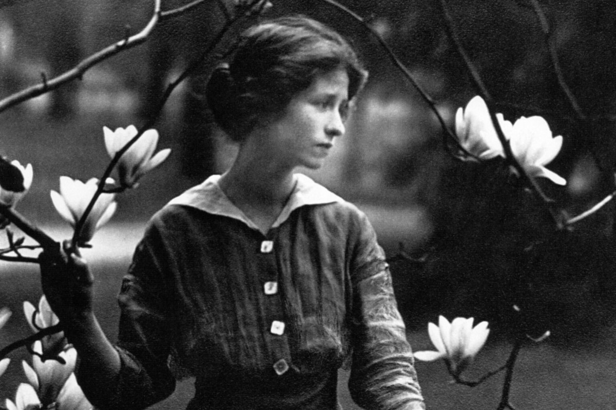Edna St. Vincent Millay as a young woman in 1914. She would become a towering figure in American literature of the 1920s, 1930s, and 1940s (NY Historical Society).