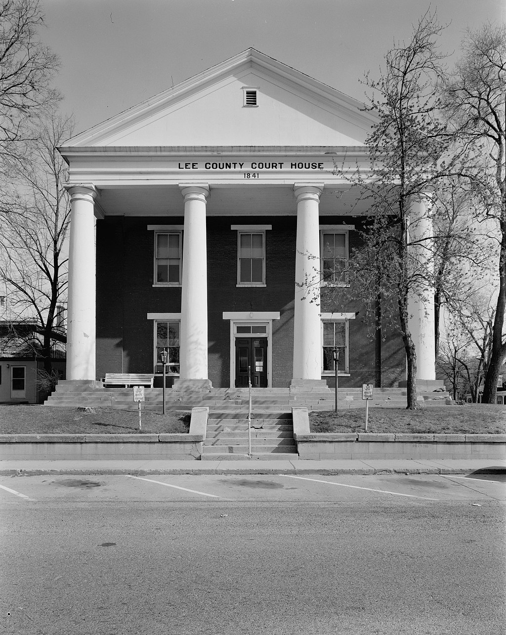Lee County Courthouse - Clio