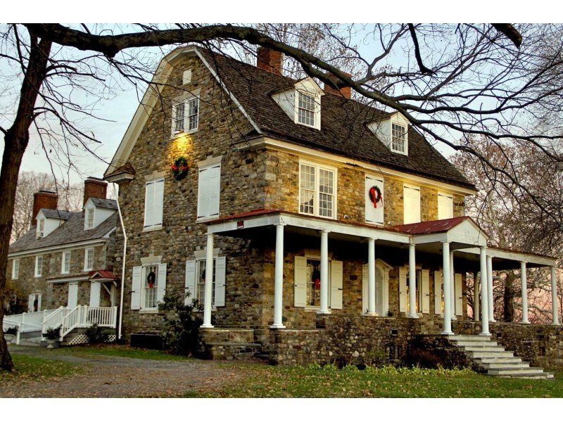 The large, 2.5 story front edition was added to Bolton Mansion in 1790.