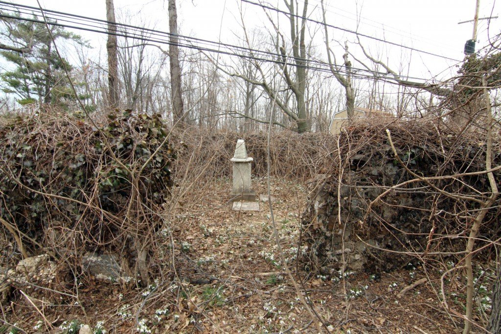 The nearby Bolton Farm Cemetery holds the remains of members of both the Pemberton and Morris families.