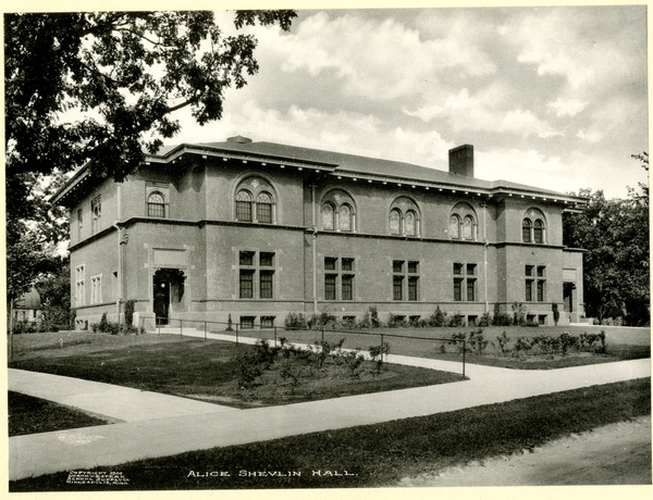 Shevlin Hall in 1908, two years after its construction