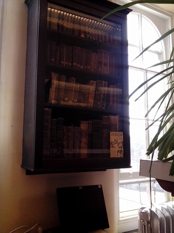Original case containing books obtained by John Bartram