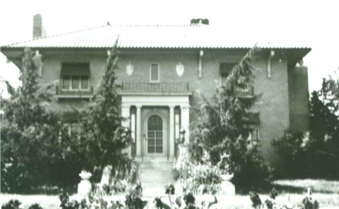 View of main facade of Anton-Woodring House in 1950, facing south (KSHS)