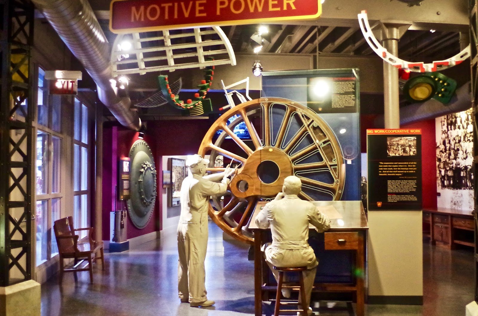 A glimpse of that indoor exhibit space.