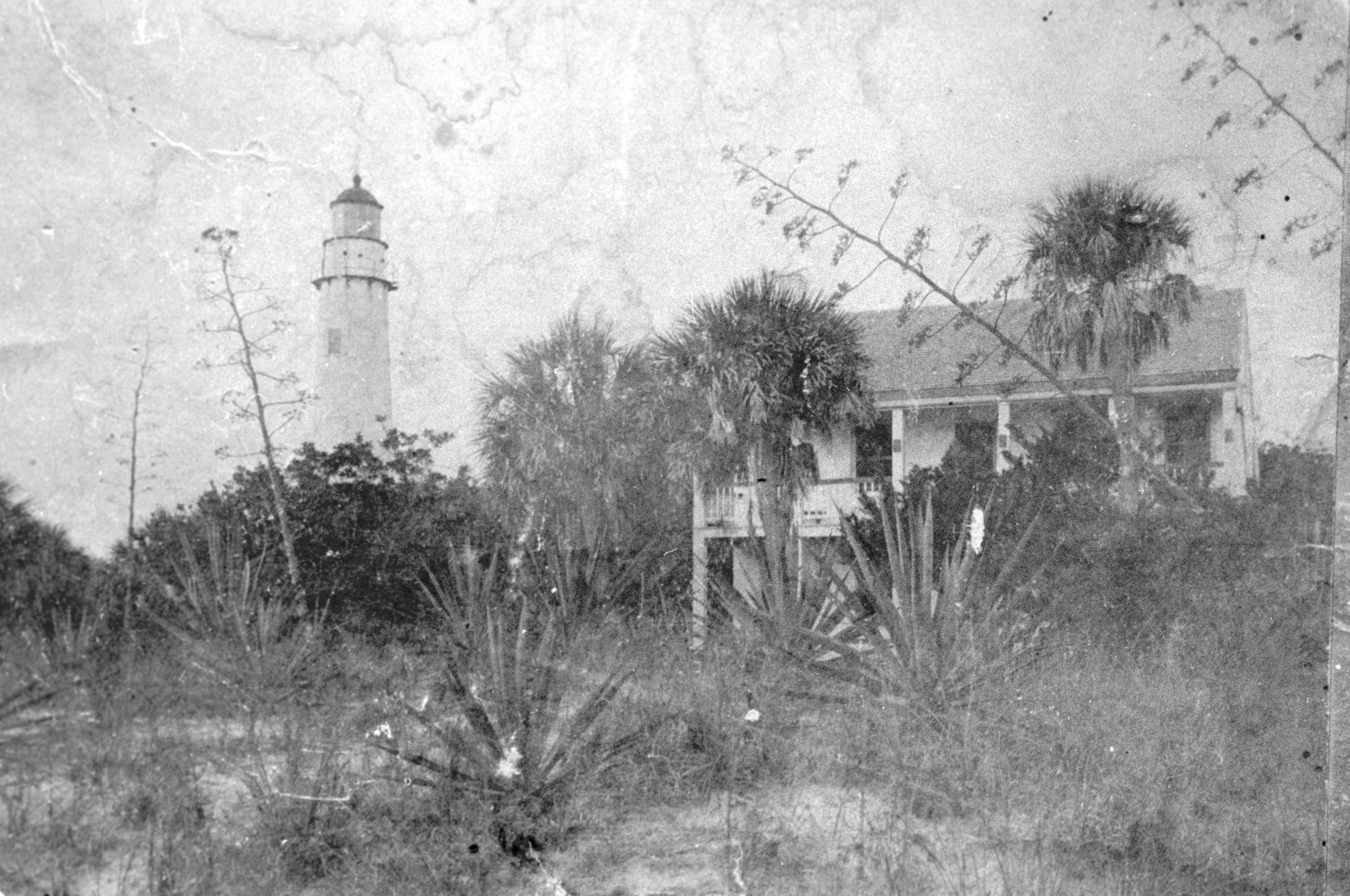 Egmont Key Lighthouse and keeper’s house (ca. 1900-1910). Lighthouse keepers and their families lived close to their work in order to keep the light operating in all kinds of weather.