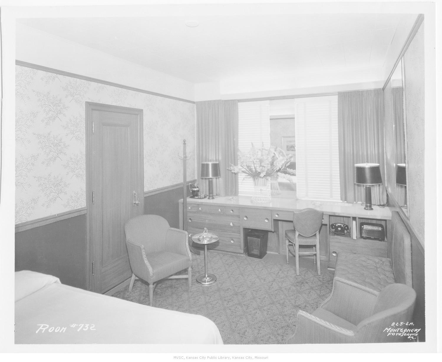 Standard hotel room in 1955. Image courtesy of the Missouri Valley Special Collections.