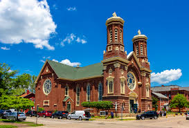 A wide picture of the whole St. Lawrence O'Toole Church. This photo embodies all of the beautiful elements on and around the church.