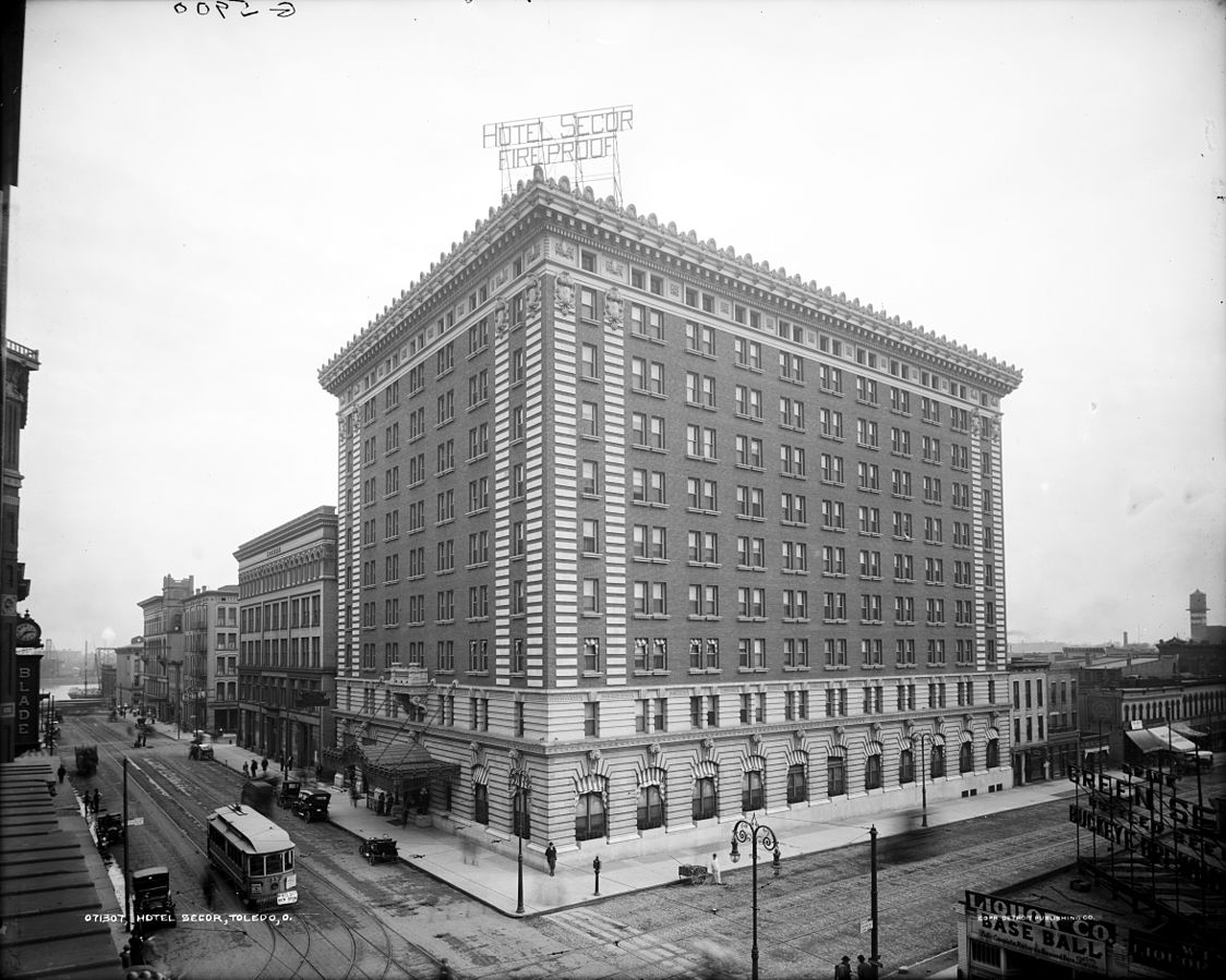 The Hotel Secor in the 1900s.
