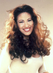 This is a picture of Selena in 1995.