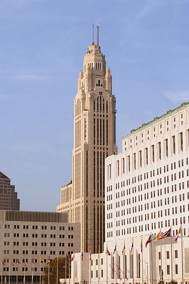 Originally, the building's exterior featured a large number of sculptures. However, for legal and safety reasons much of it had to be removed because the terra-cotta began to crumble and fall to the street.