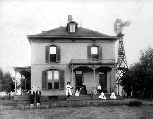 The Vinita Home was where Munson built his extensive collection of grape samples. He would invite friends to come to his home and taste wines and grape juices he made himself.