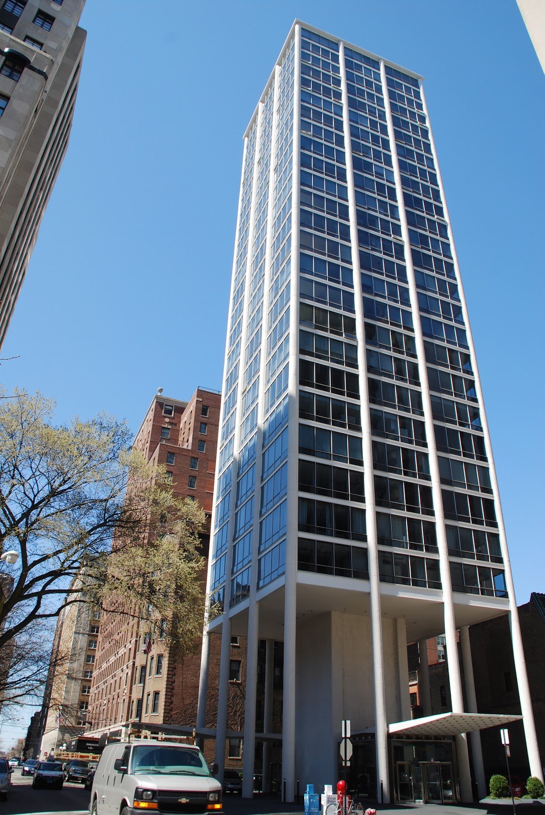 Current appearance of Astor Tower