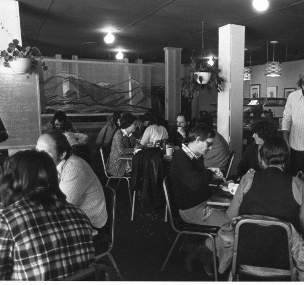 A lunchtime crowd at Lysistrata.